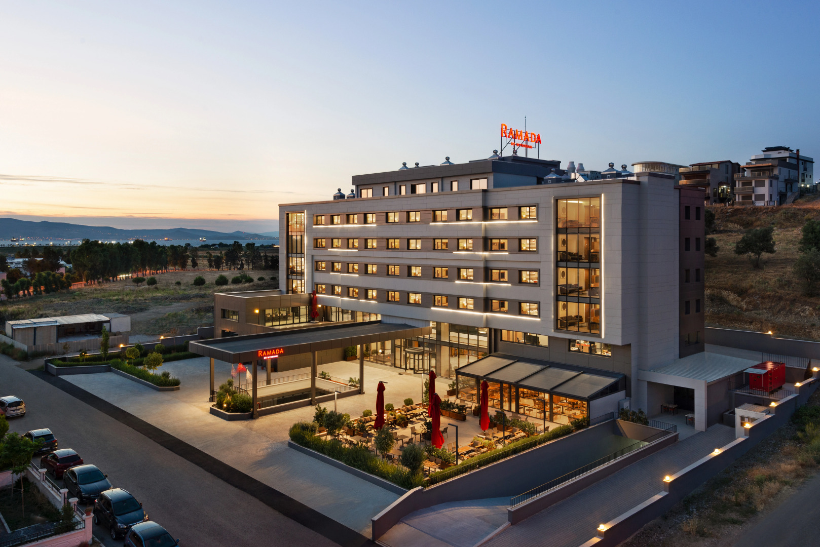 Отель Ramada by Wyndham Izmir Aliaga