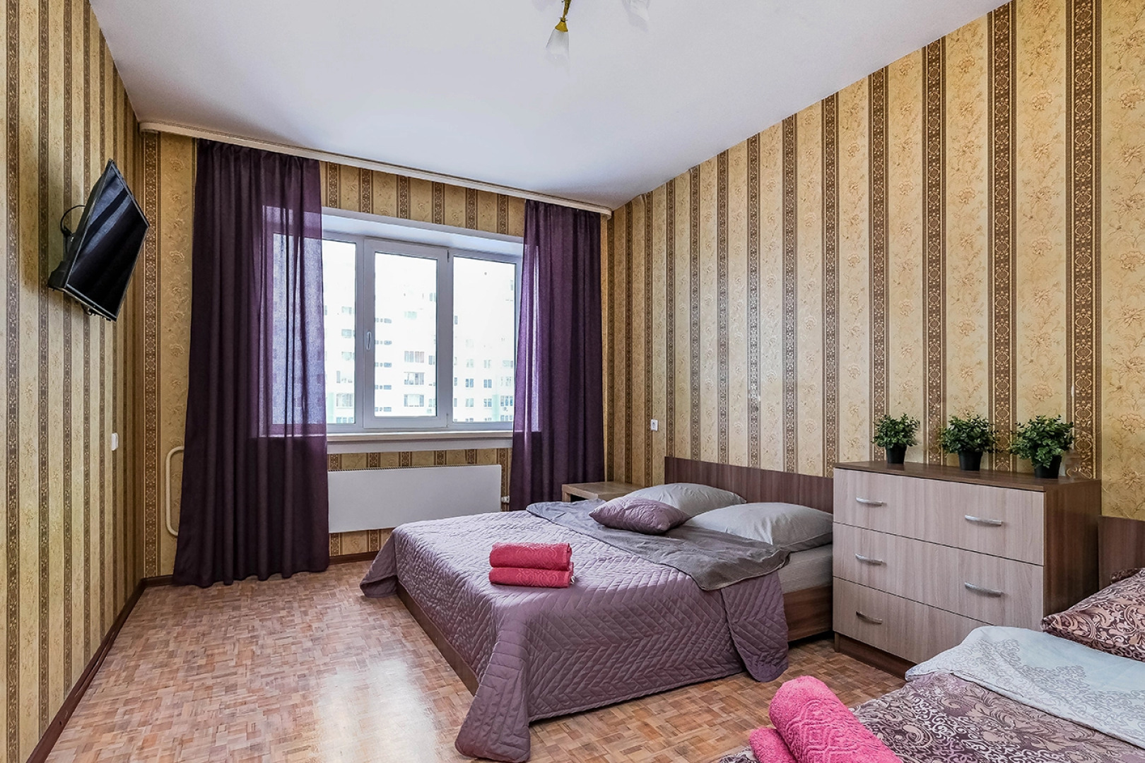 Квартира рядом с Мнтк им. Федорова и Ск Заря