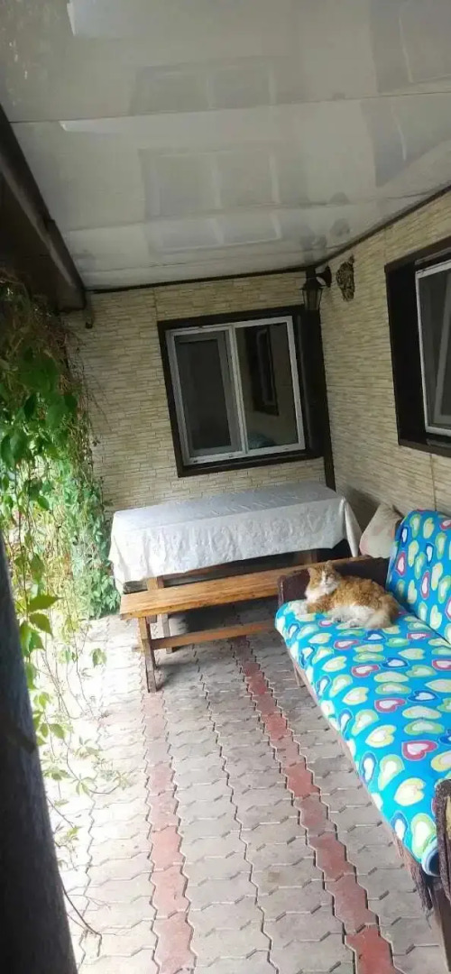 Частный дом с баней на территории