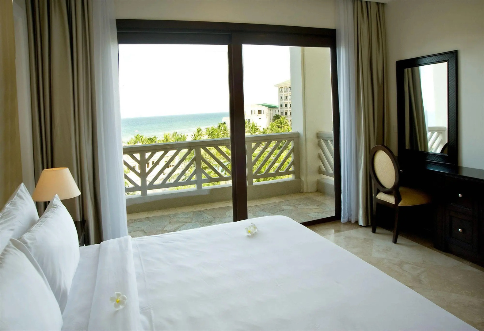 Отель Olalani Resort and Condotel