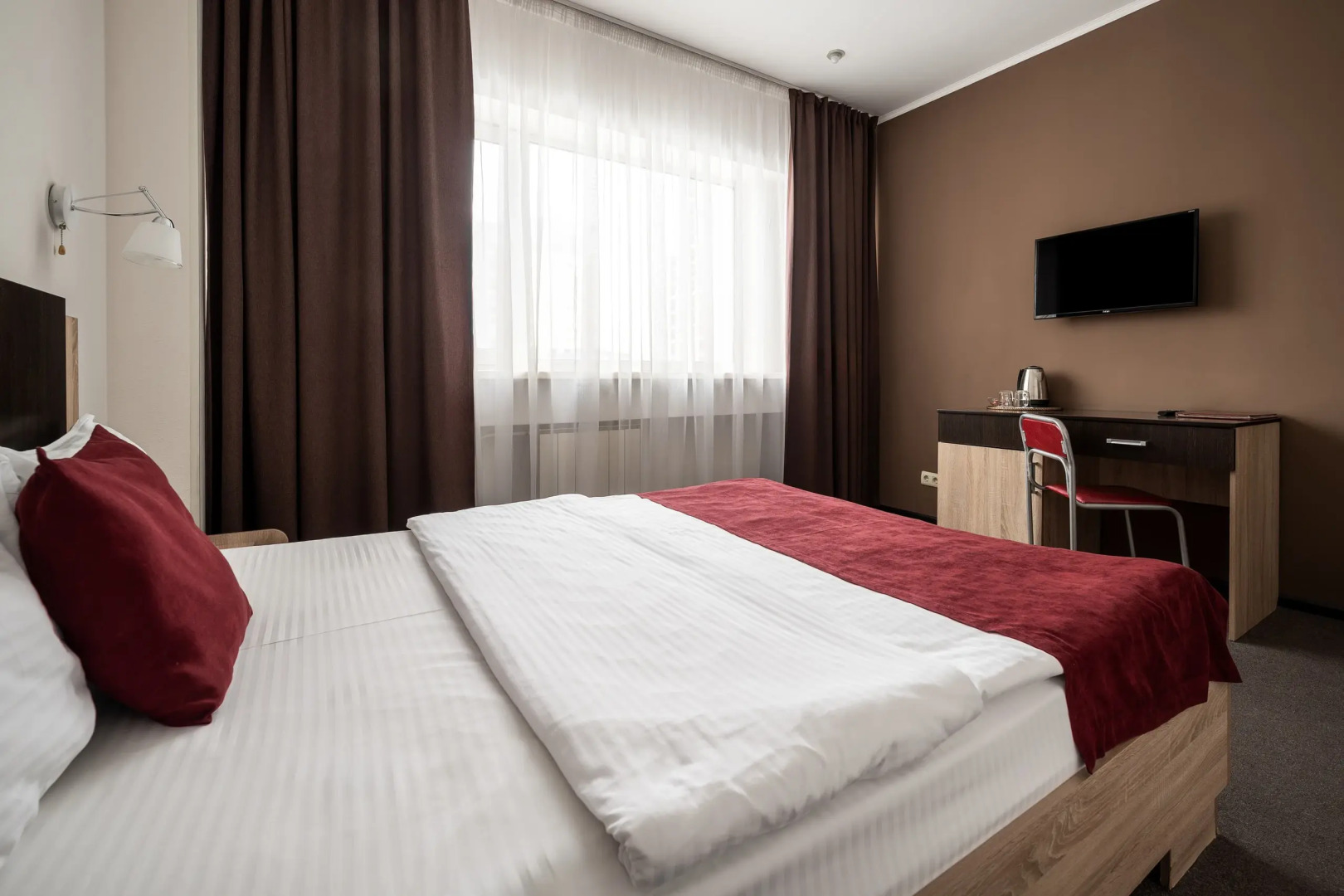 Отель Максим