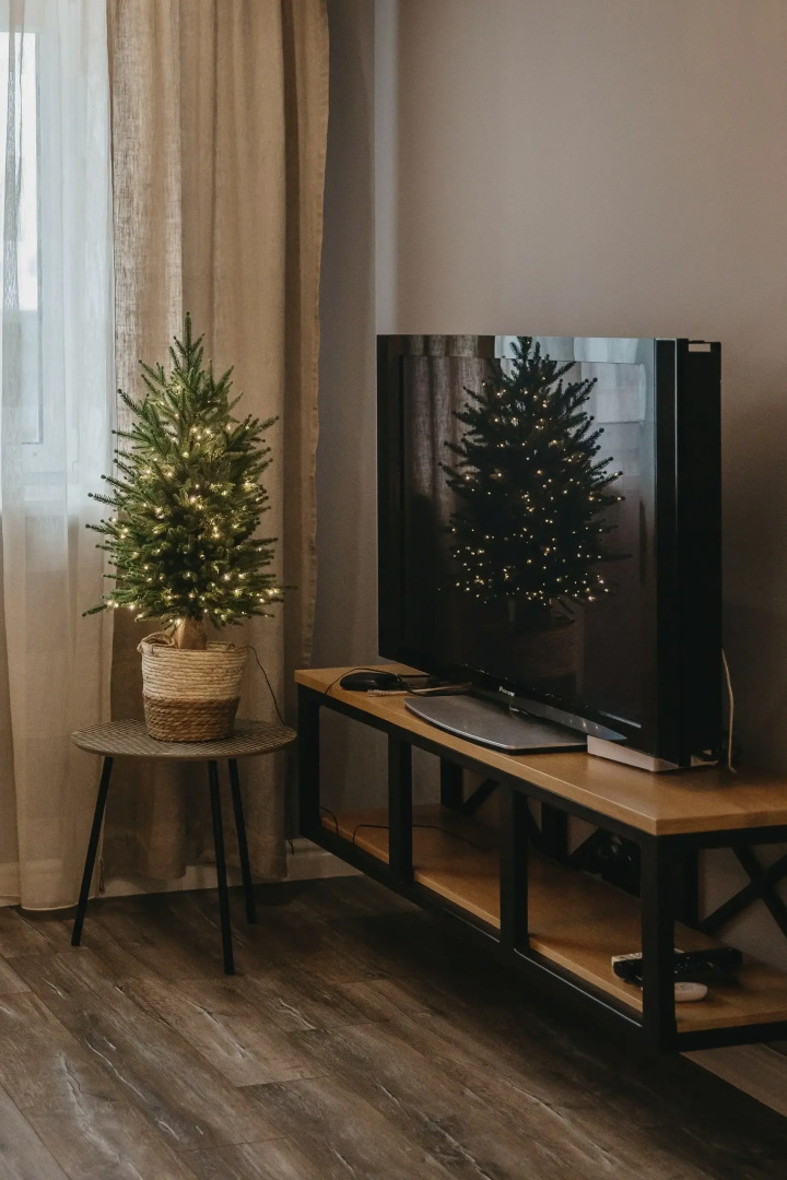 Студия на Ивана Сусанина 41