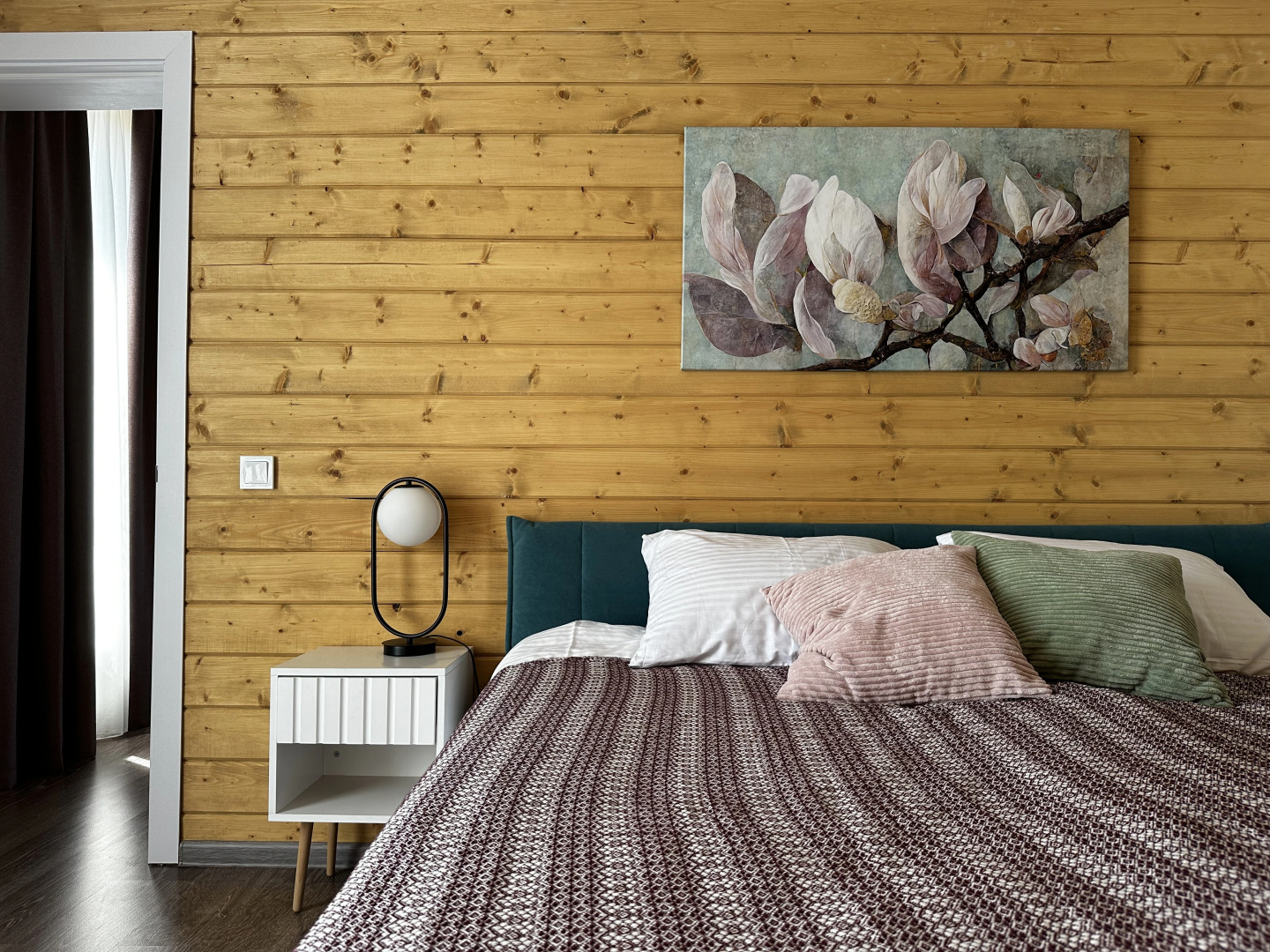 Частный дом с красивой костровой зоной