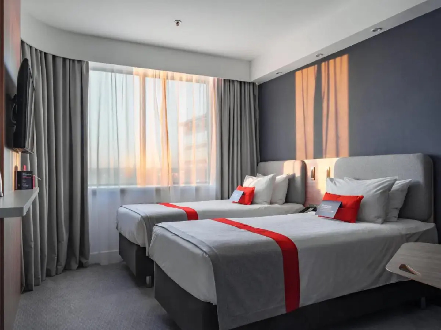 Отель Holiday Express Moscow Sheremetyevo Airport