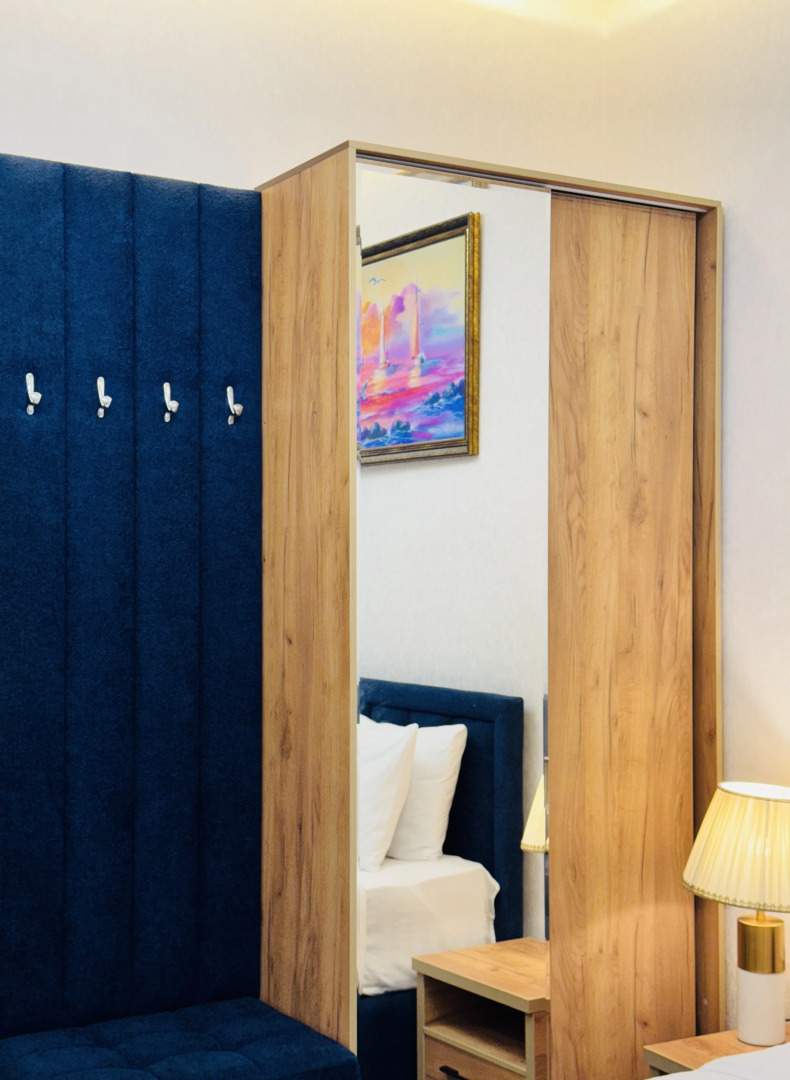 Отель Garnet Mir