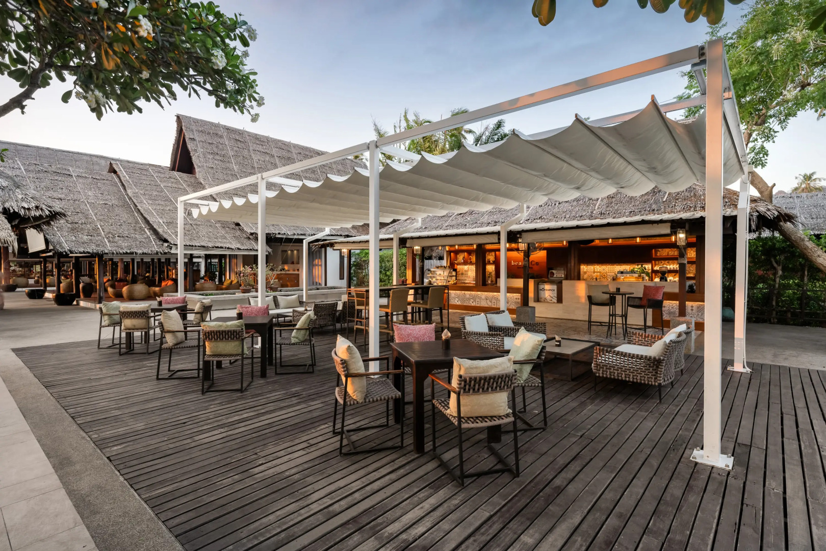 Отель Saii Phi Phi Island Village