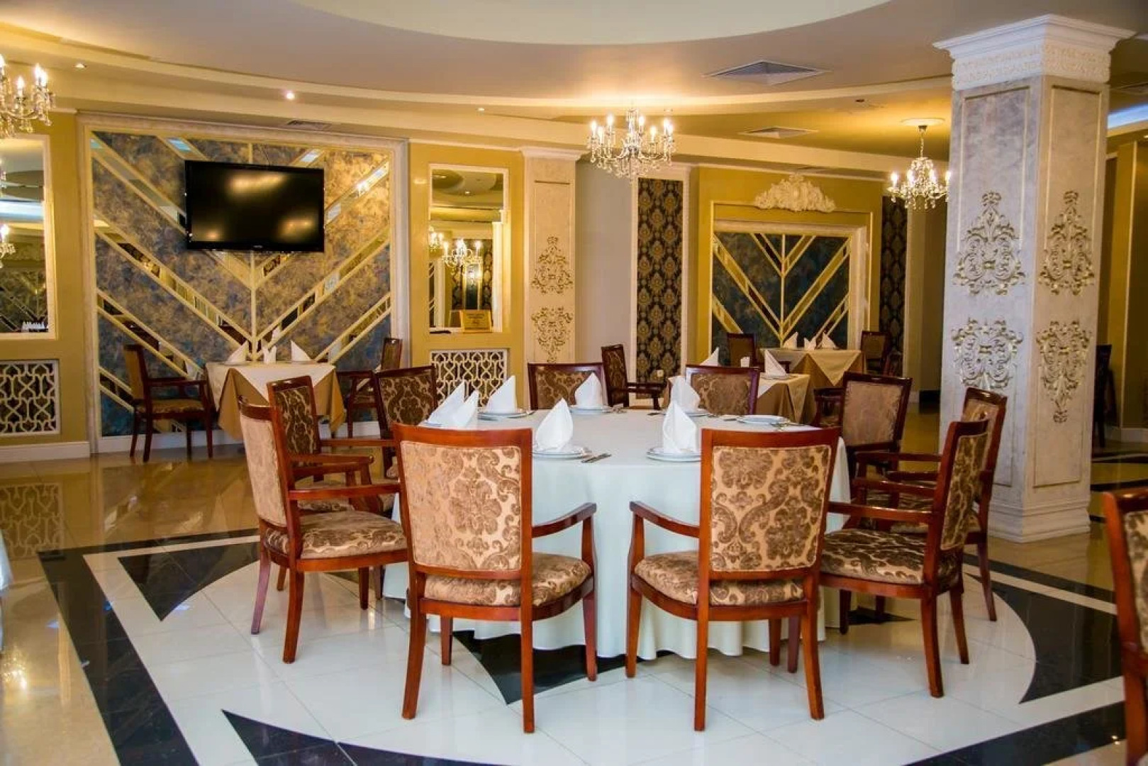 Отель Nomad Palace