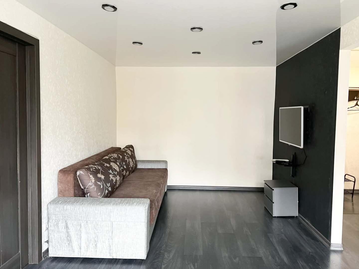 Квартира 2-комнатная на Коминтерна 17