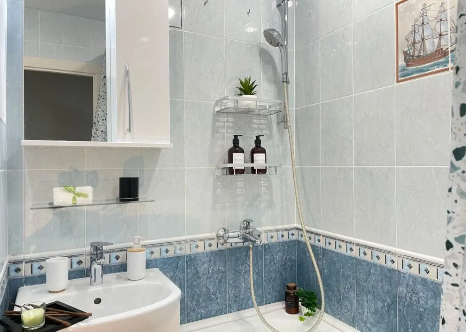 Бизнес- Апартаменты  Lora Home на Пражской