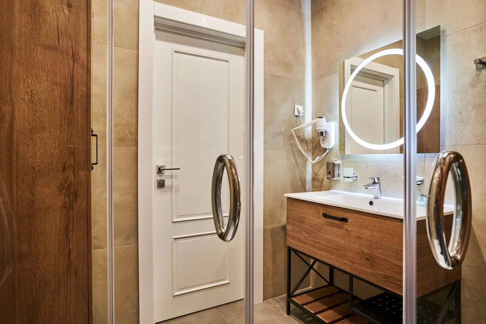 Апартаменты Снега Поляна Люкс