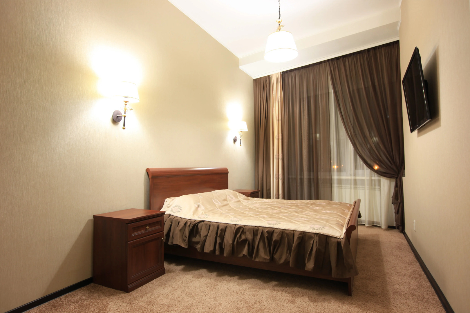 Отель Паддок