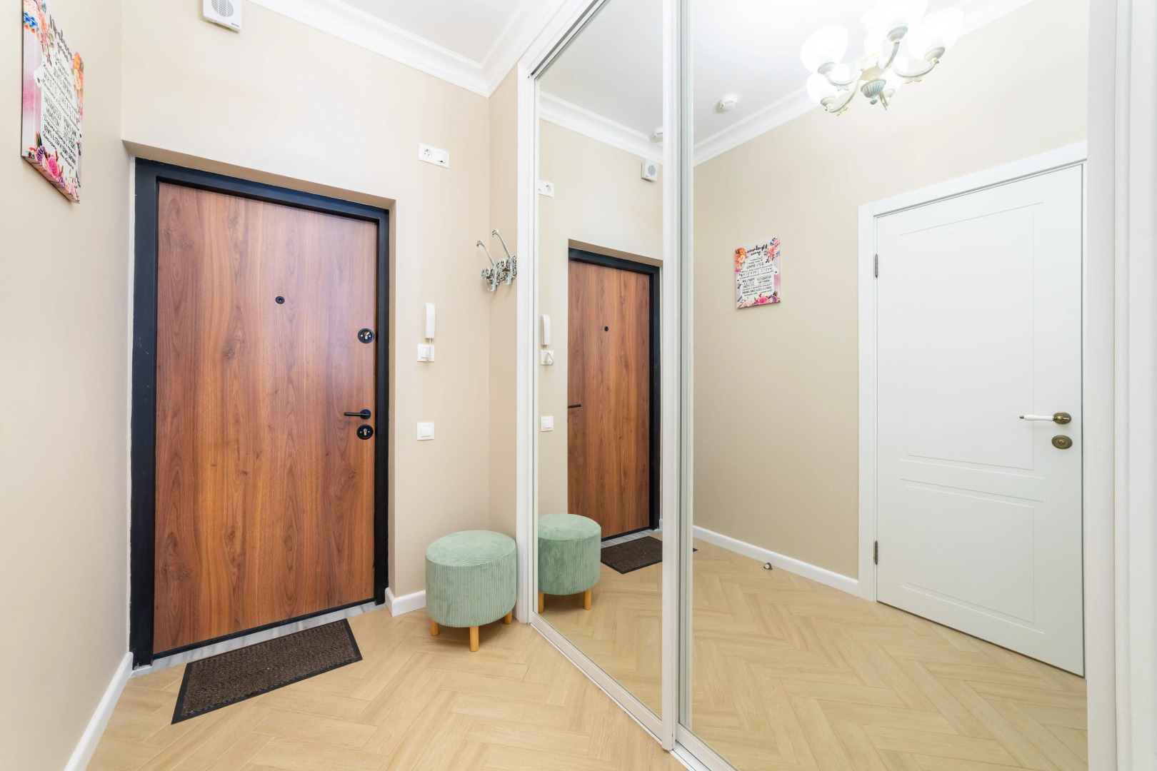 Квартира Окно в Париж