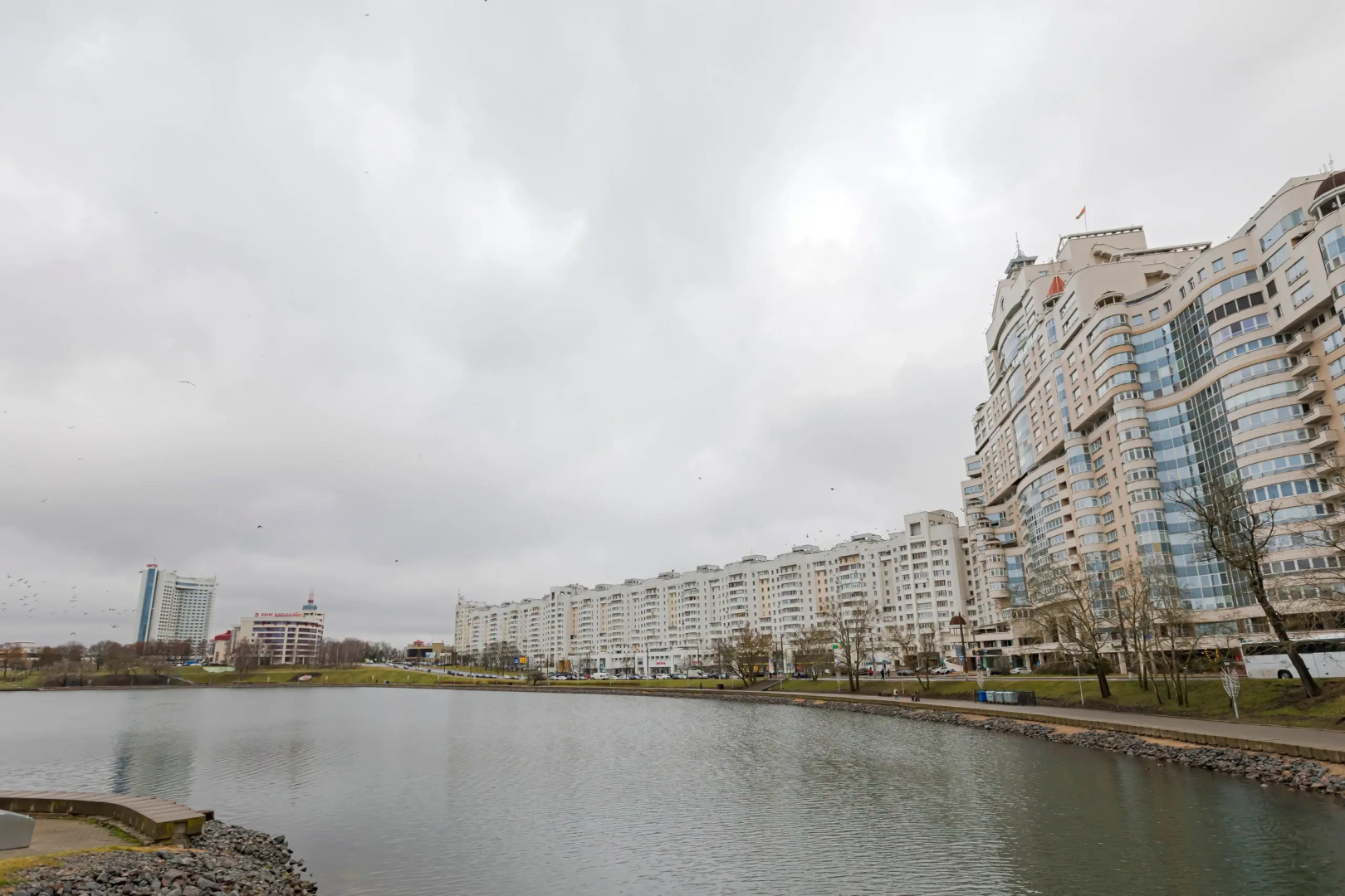 Квартира с Шикарным Видом на Реку Свислочь в Самом Центре Города