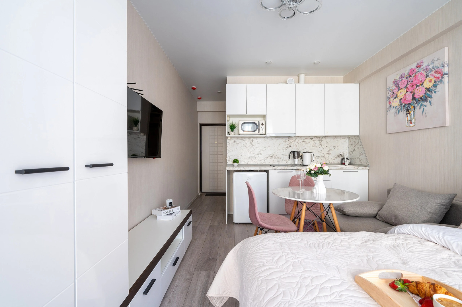 Апартаменты Студия у моря с бассейном на территории. Каравелла 112