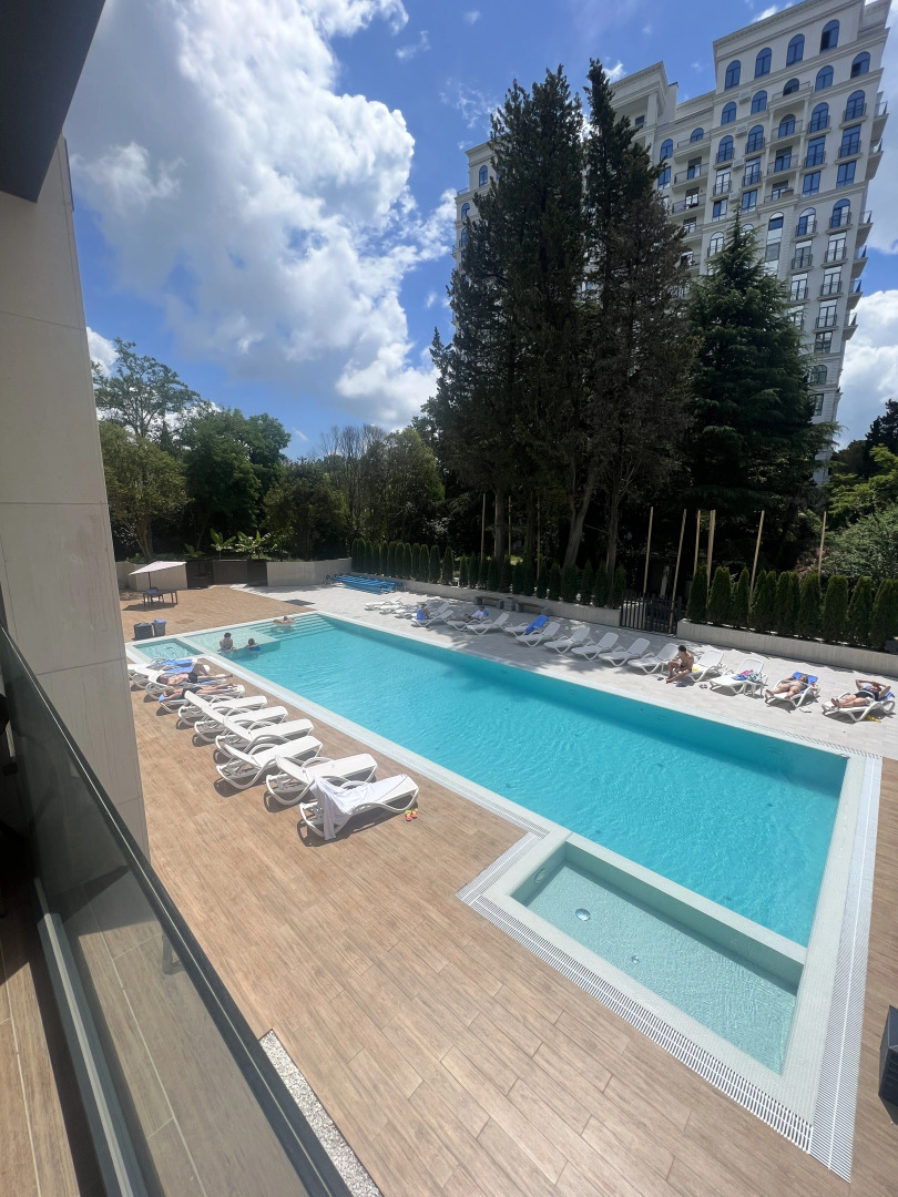 Апартаменты с большим бассейном