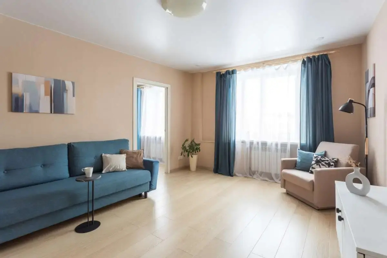 Апартаменты двухкомнатные с Видом на Привокзальную Площадь Hygge Karelia