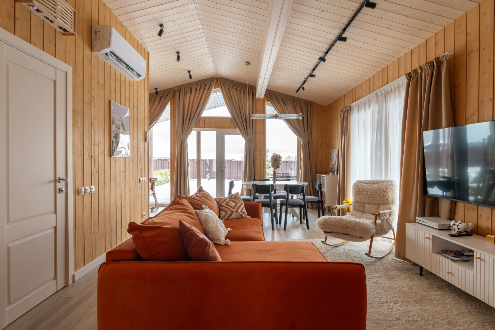 Частный дом Уютный домик вдали от шумного города