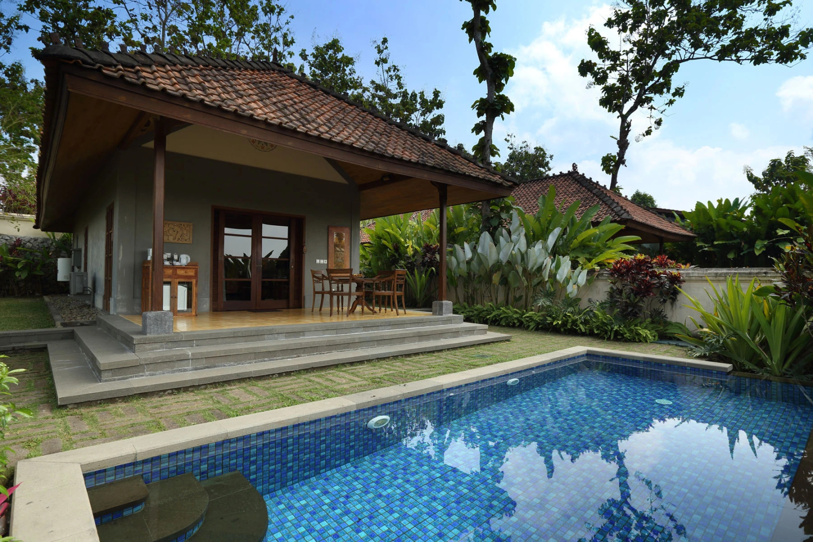 Отель Plataran Borobudur Resort and Spa