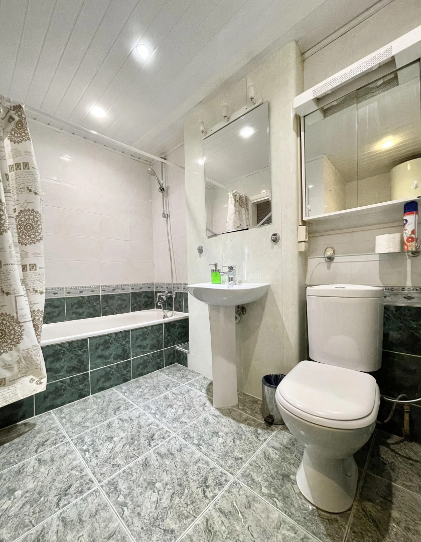 Апартаменты 4-комнатные HomeApart Володарского, 18