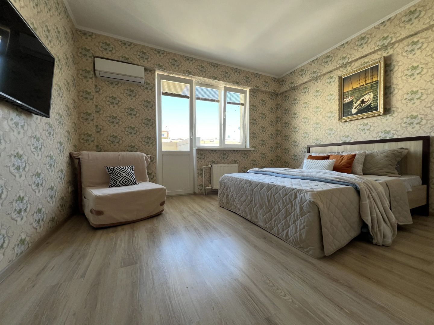 Квартира КакДома Античный 12а-63 в Севастополе 1-ком у пляжа Омега