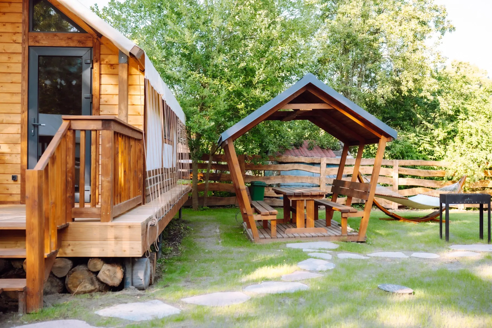 Глэмпинг Шалаш