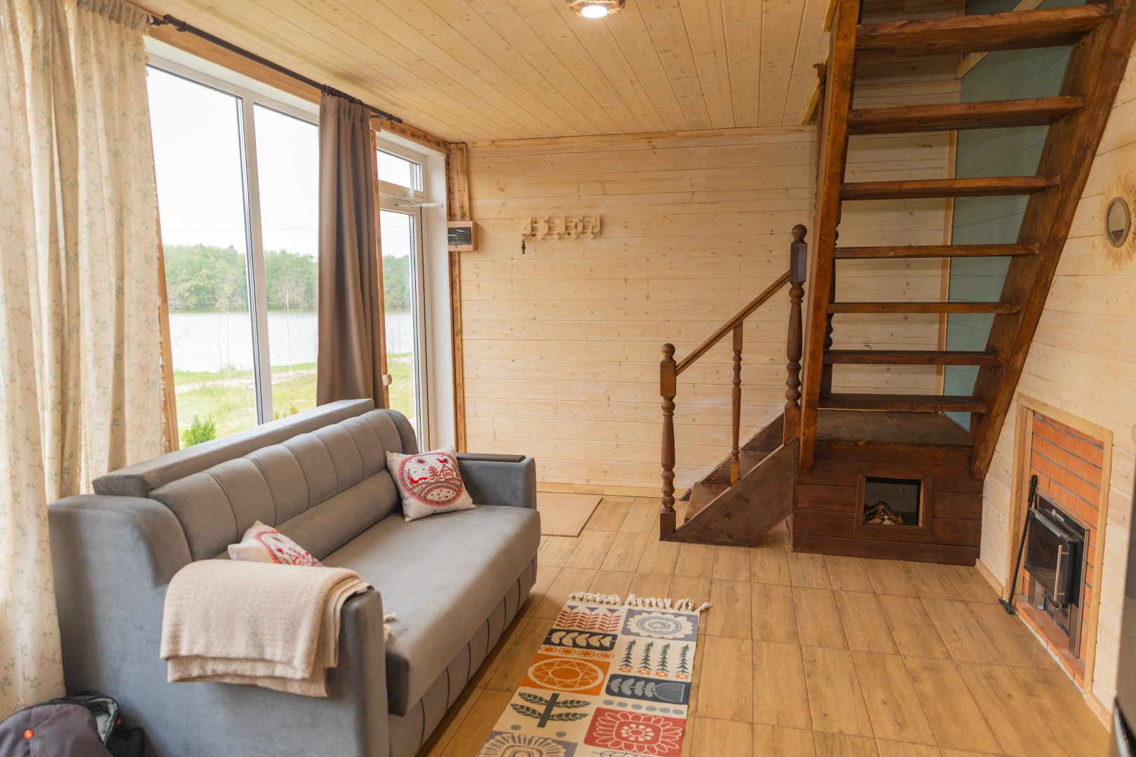 Частный дом с чаном и баней на берегу озера