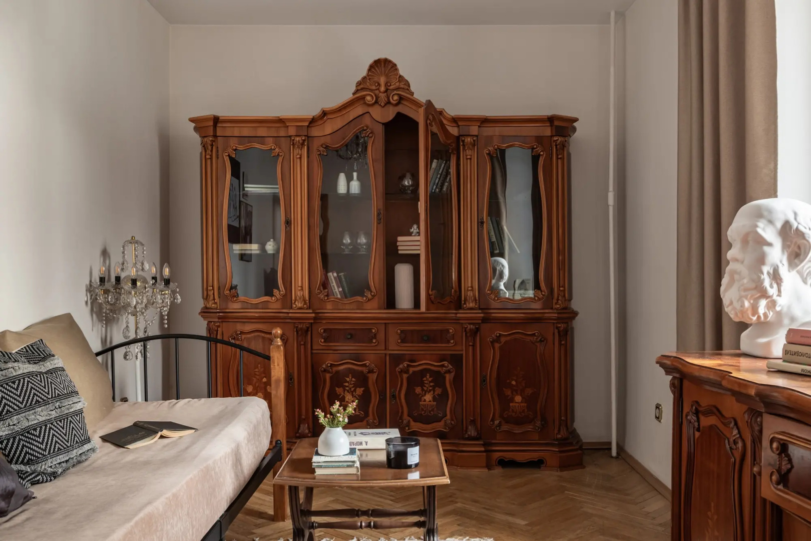 Квартира изысканная с авторским искусством пешком до Красной площади