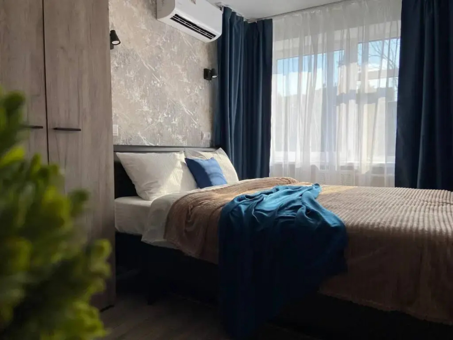 Апартаменты Эль Апарт на Содружества 66/110