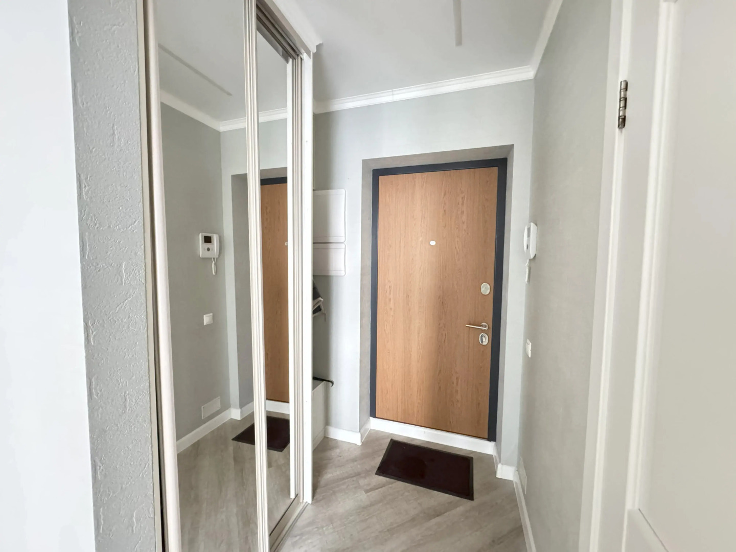 Апартаменты Четырехместная дизайнерская квартира в ЖК "Новин"