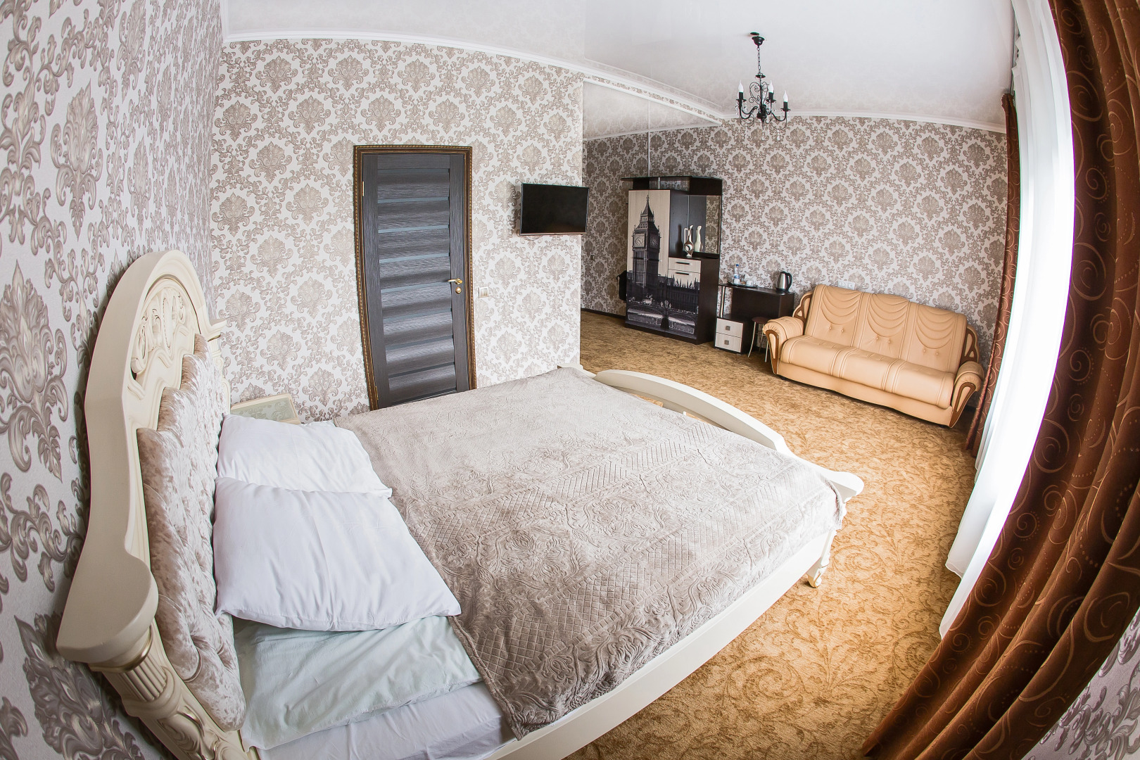 Отель Империал