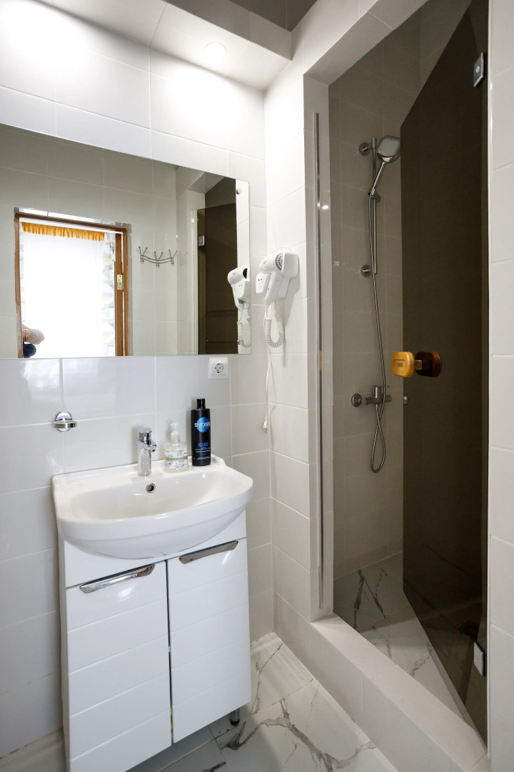 Апартаменты Яна Грунта 1-4/2