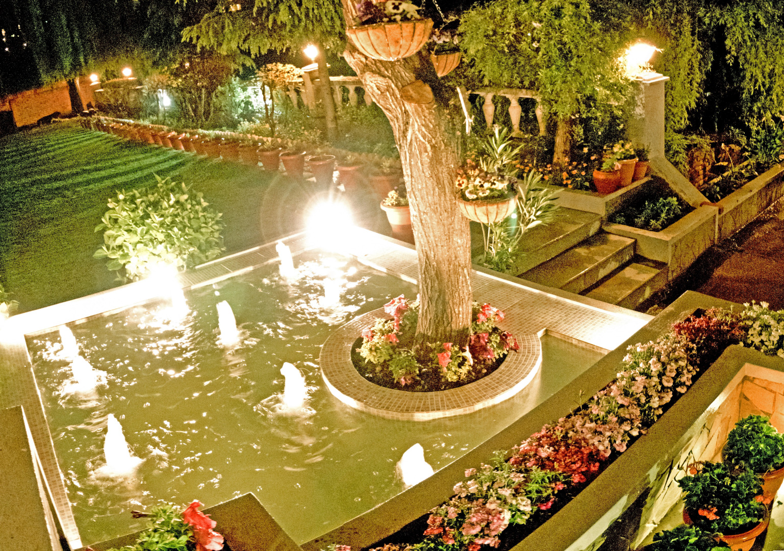 Отель Royal Jardin Whistling Pines Resort