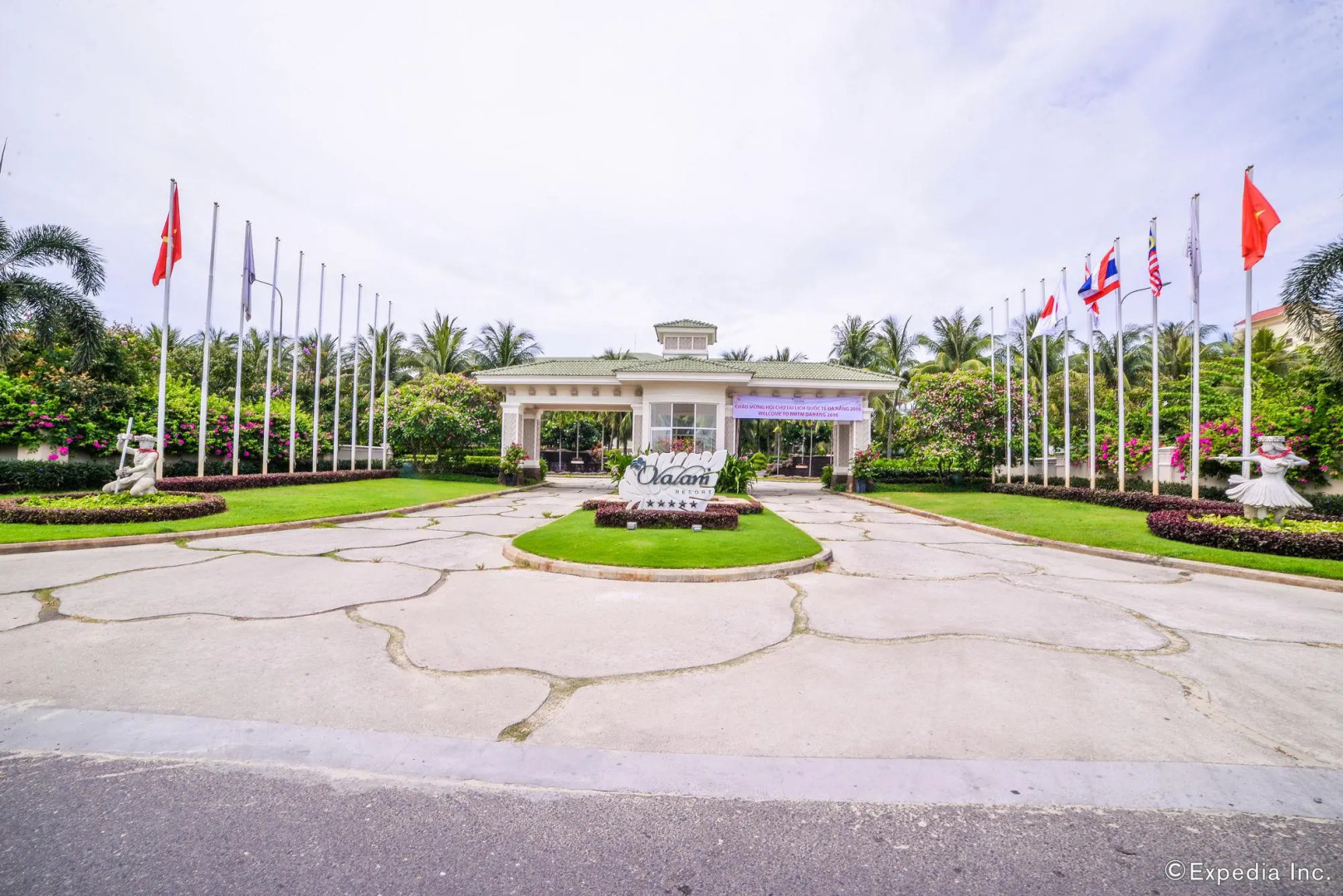 Отель Olalani Resort and Condotel