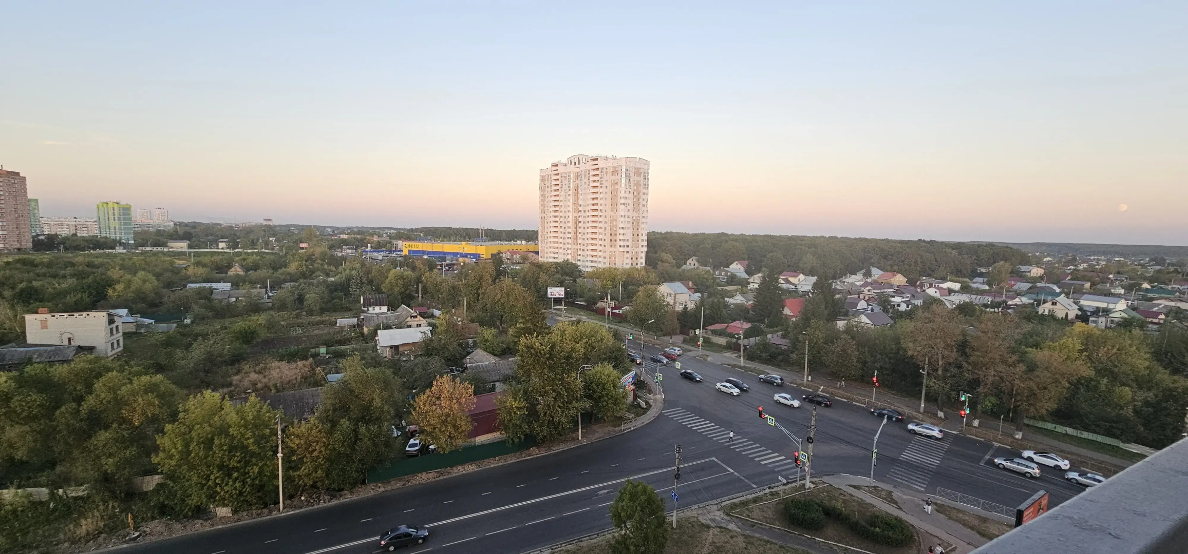 Апартаменты Аврора на Михалицына 1, 10 этаж