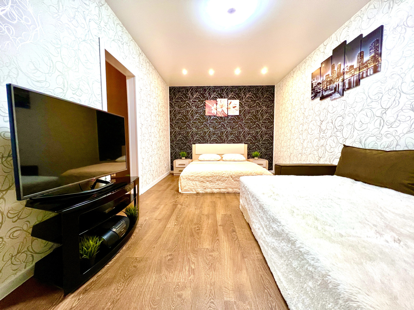 Уютные Апартаменты (рядом с ЖД вокзалом)  (ул. Никитинская 30)