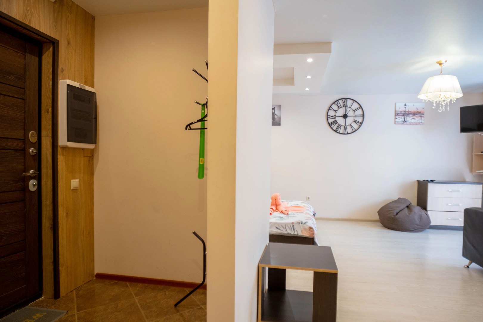 Апартаменты студия с светлым ремонтом в новом доме