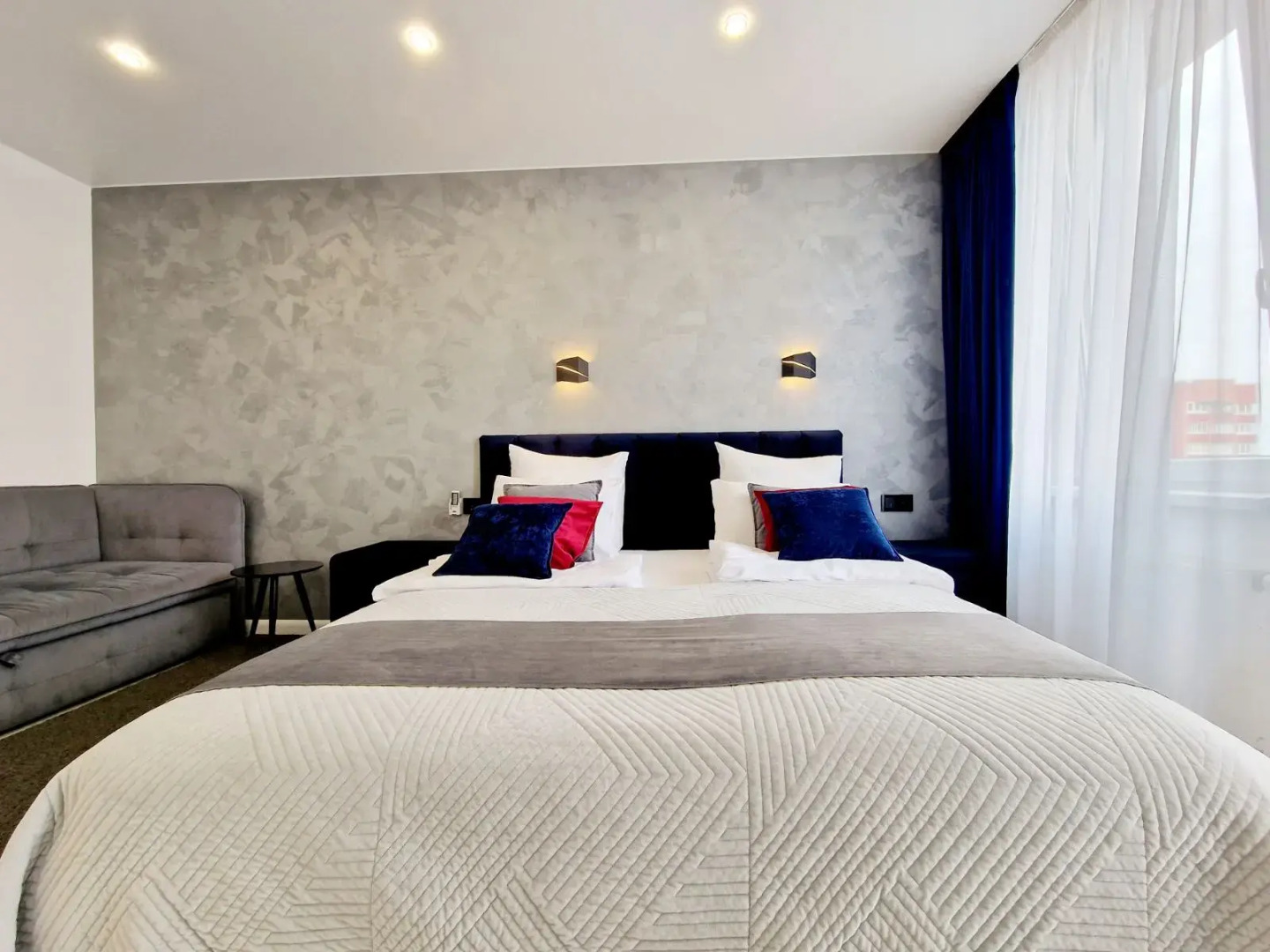 Апартаменты Люкс в центре Верхнее озеро, новый дом, Колибри#88А