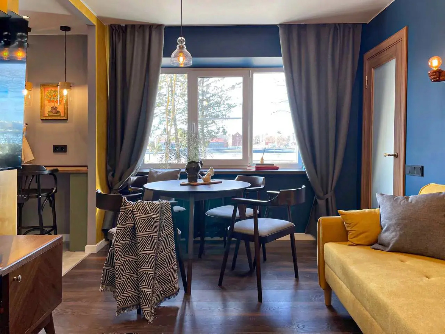 Квартира с видом на набережную в центре Великого Новгорода