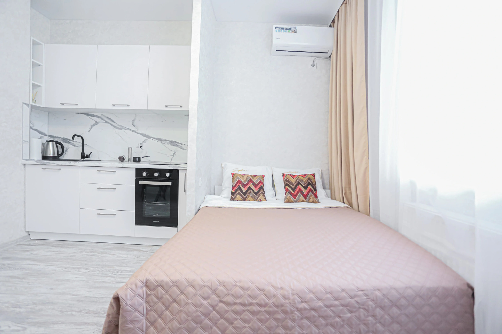 Апартаменты SunSet Радионова 202