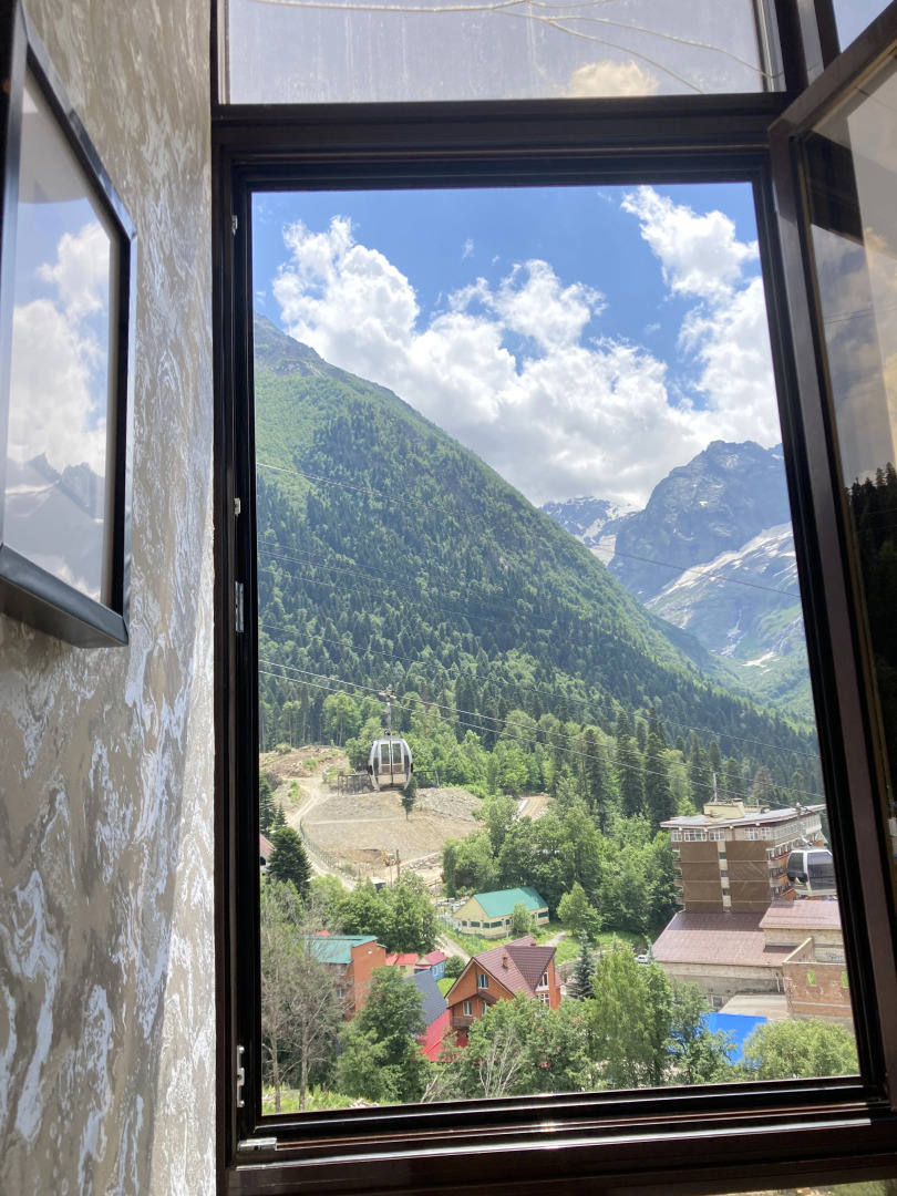 Апартаменты Евродвушка в центре Домбая