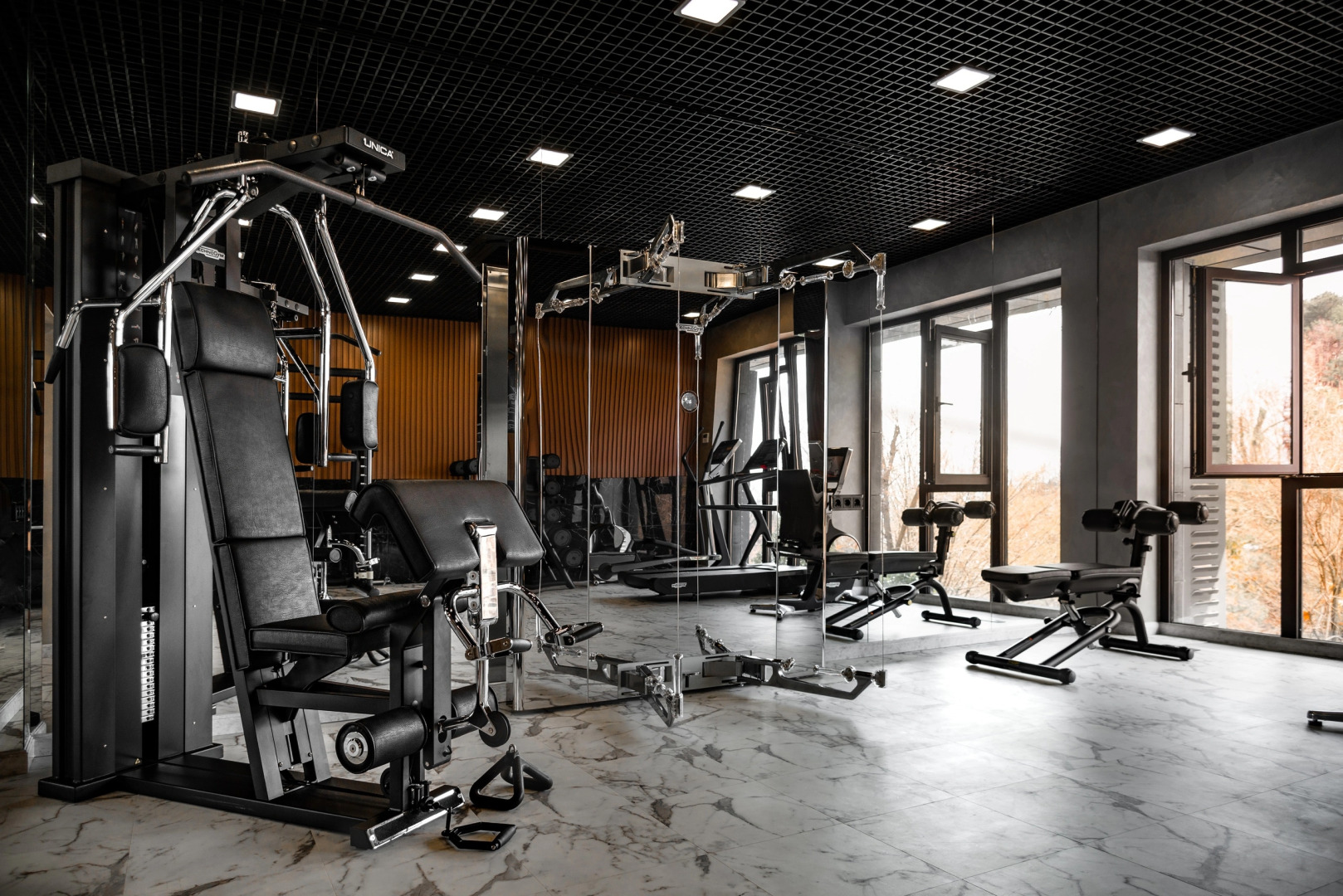 Апартаменты у Дендрария в ЖК Метрополь на самом высоком этаже, где есть бассейн