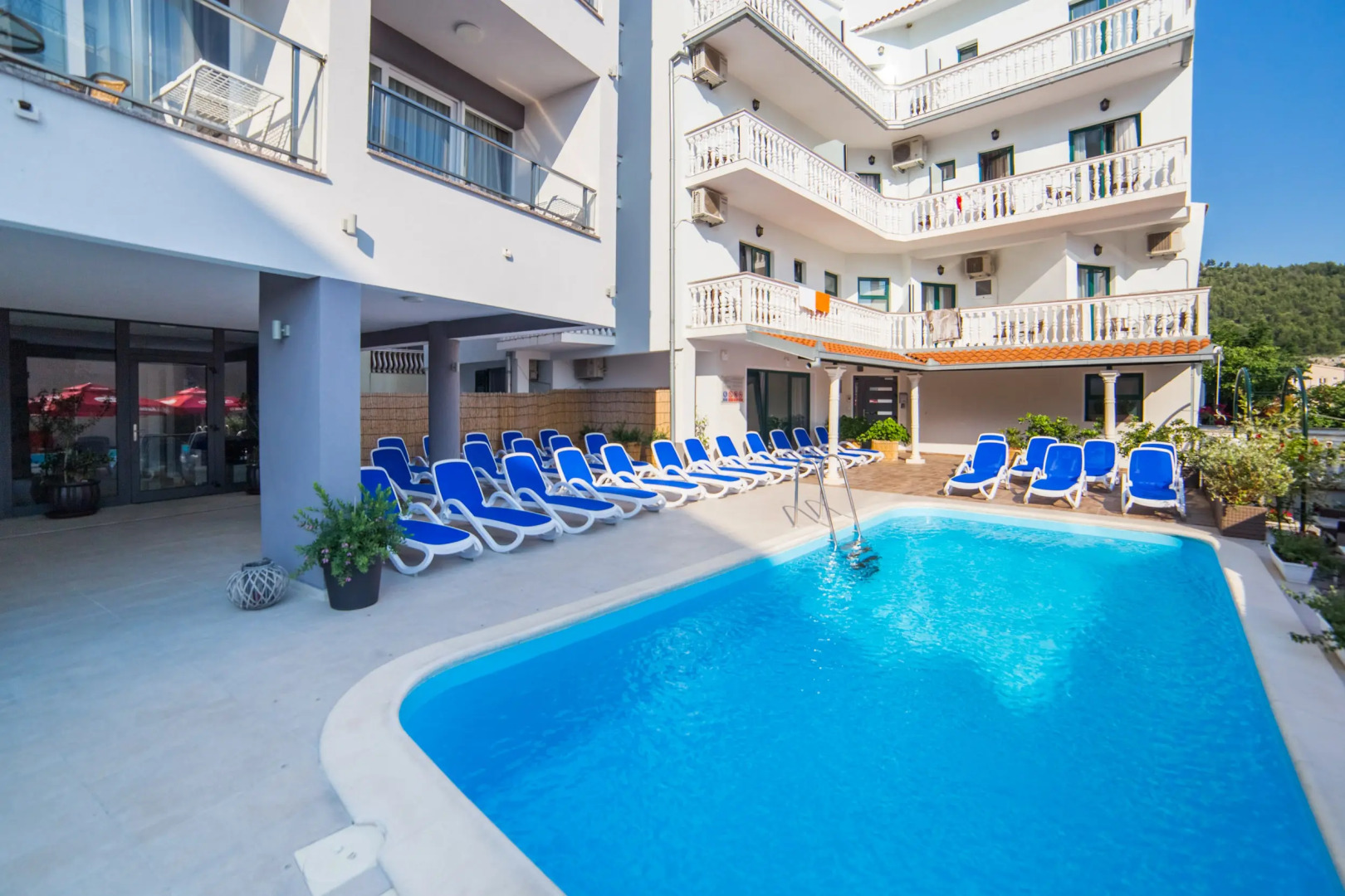 Отель Antonija Oliva