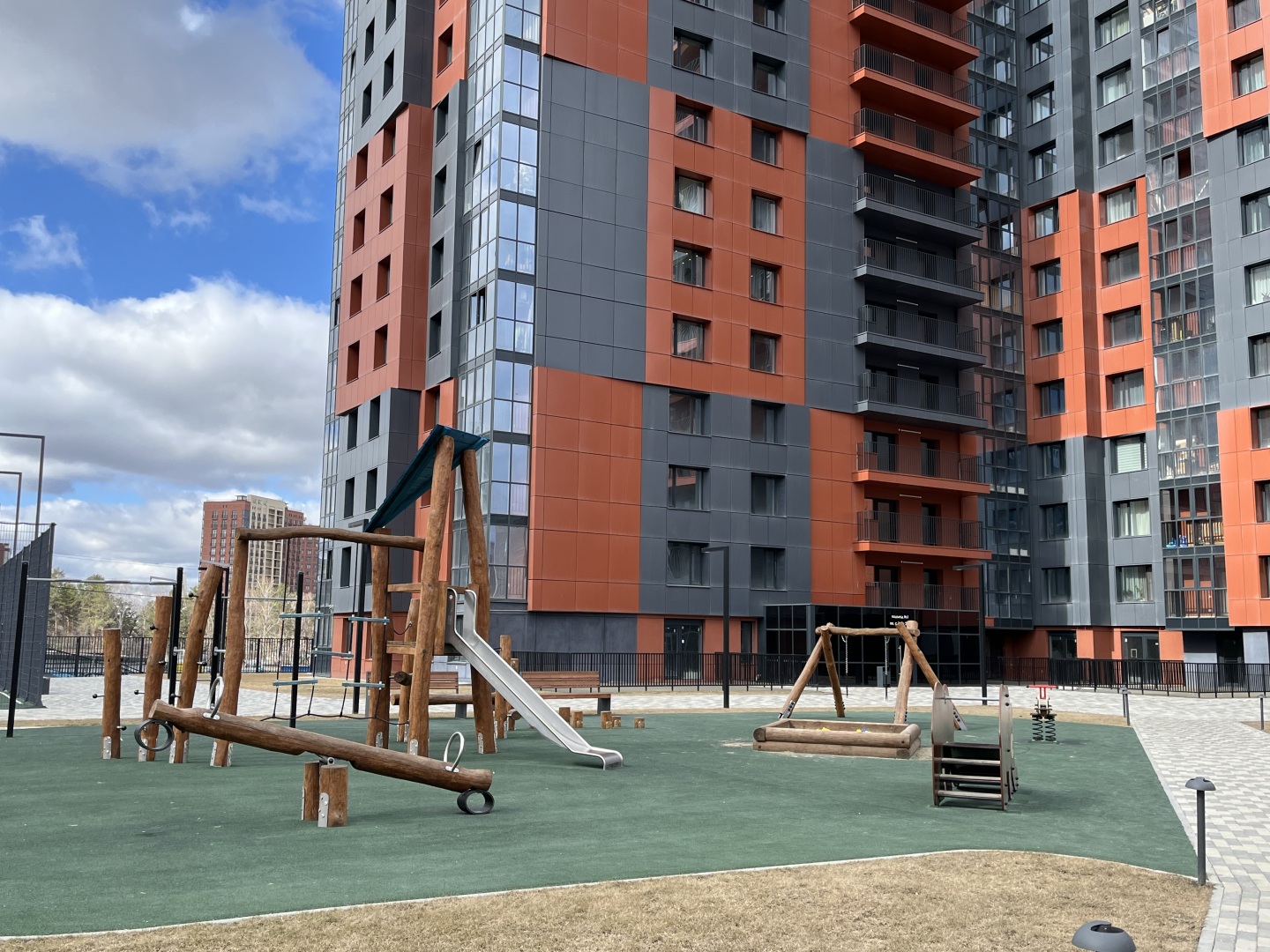 Квартира 1-комнатная студия в новом высотном доме. Кирова 11