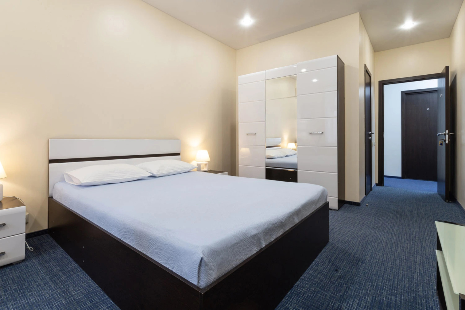 Отель Артхофф