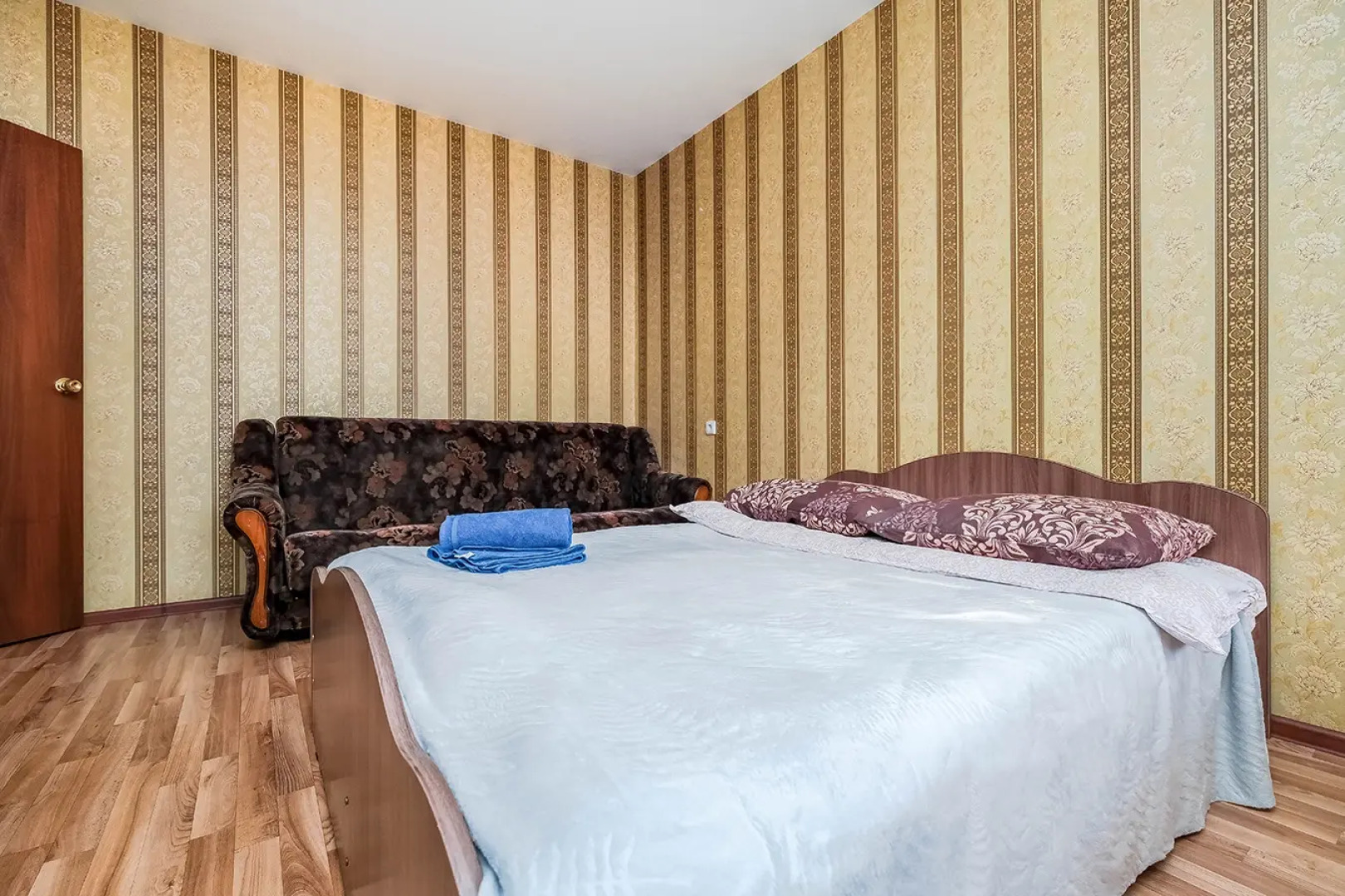 Квартира рядом с Мнтк им. Федорова и Ск Заря