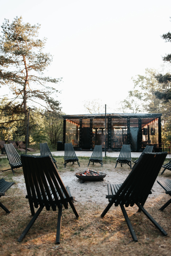 Поляна Глэмпинг, 1-я линия моря (12+)