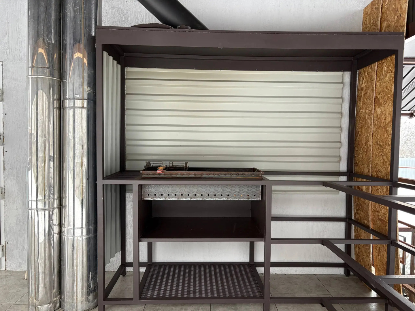 Вилла на берегу реки около Минска