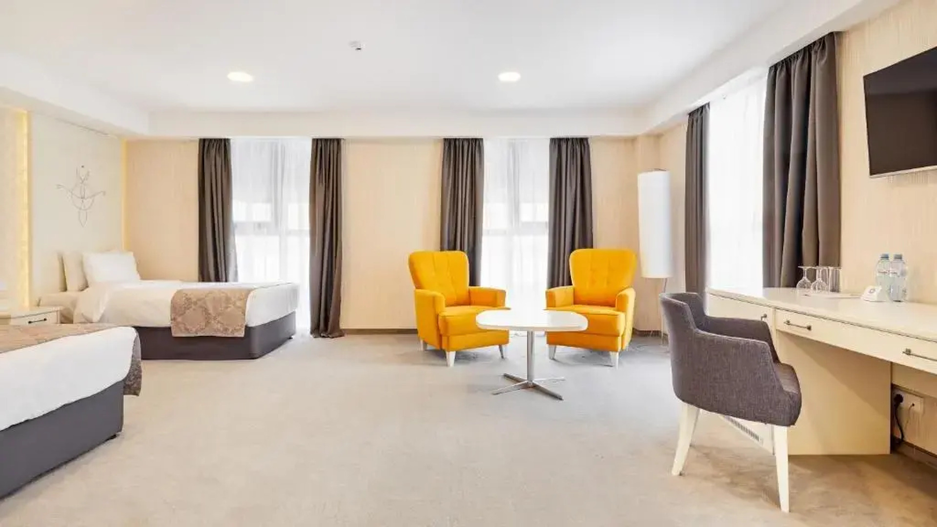 Отель Gallery Palace