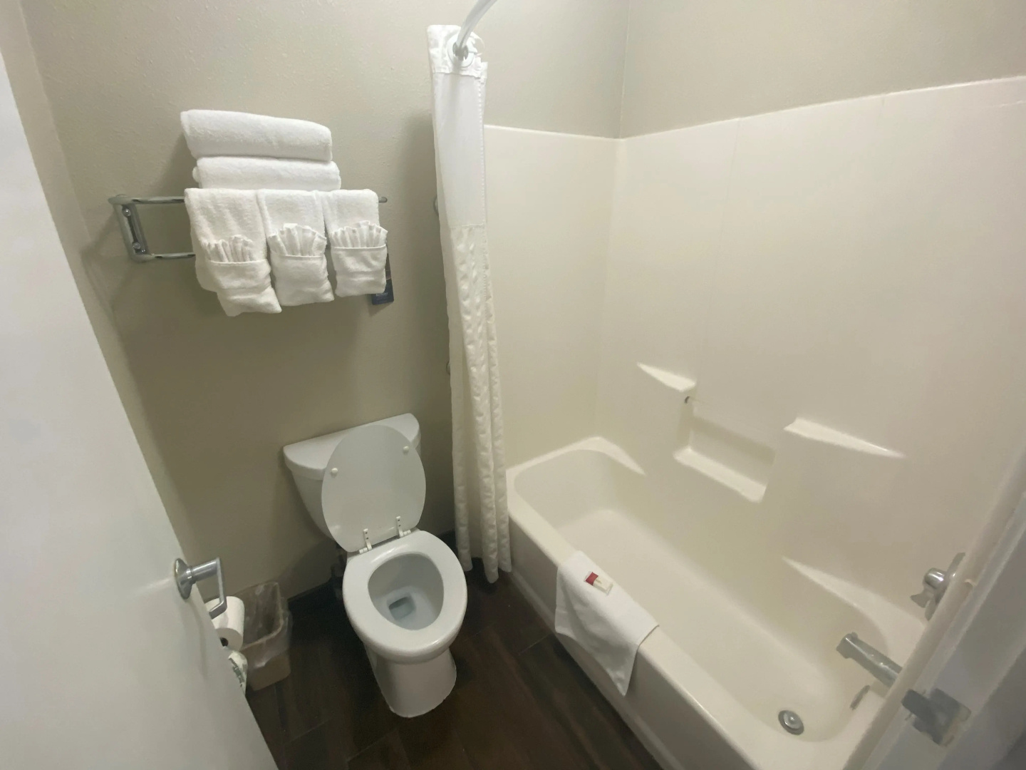 Отель Baymont Inn and Suites