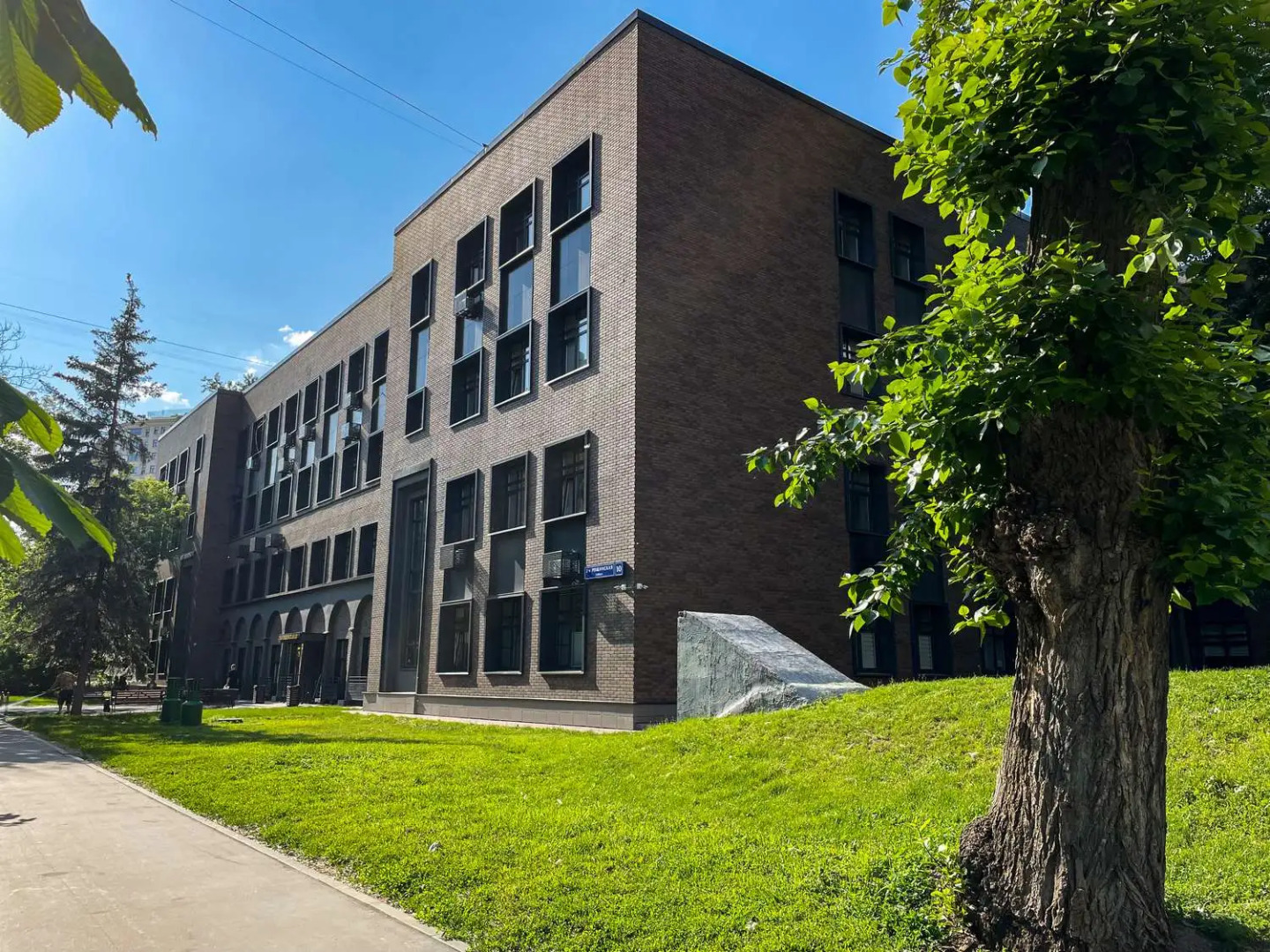 Апартаменты Стильная 2х-уровневая Cтудия рядом с метро Тульская